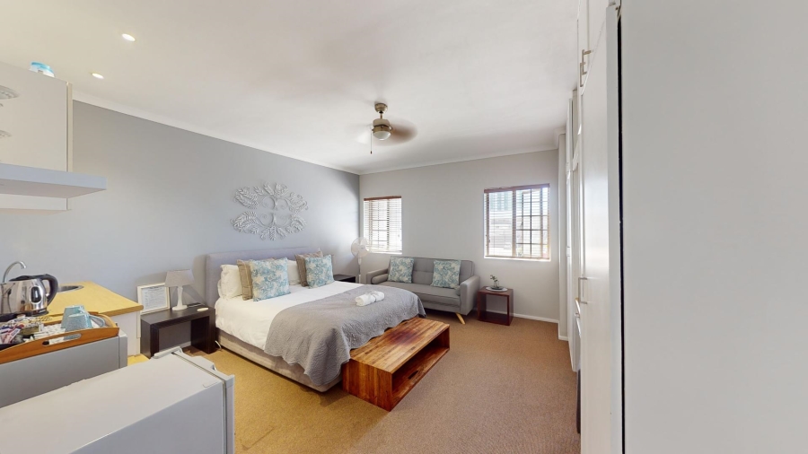 10 Bedroom Property for Sale in Summerstrand Eastern Cape